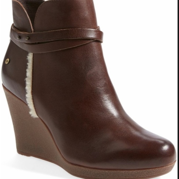 UGG Shoes - UGG Alexandra Water Resistant Wedge Boot EUC 9.5